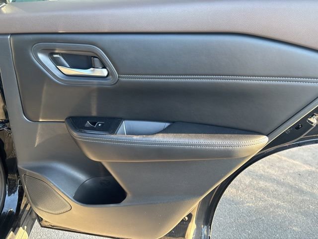 Used 2023 Nissan Rogue SL image 32