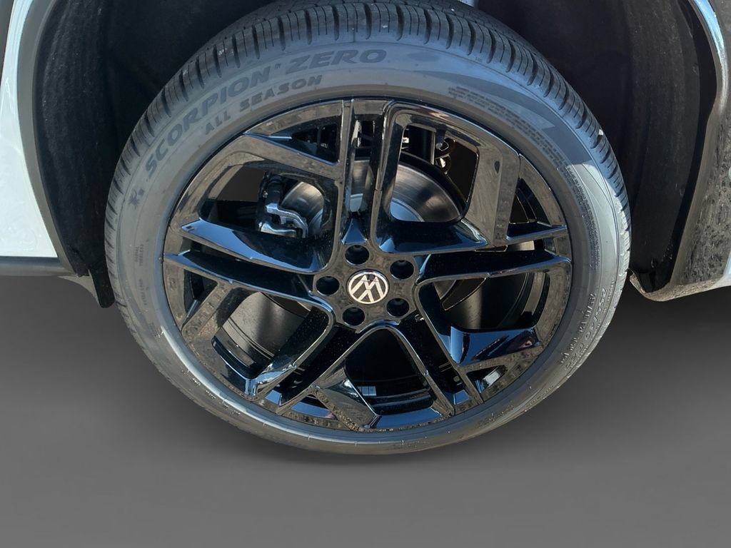 New 2026 Volkswagen Tiguan SE R-Line AWD/4WD image 14