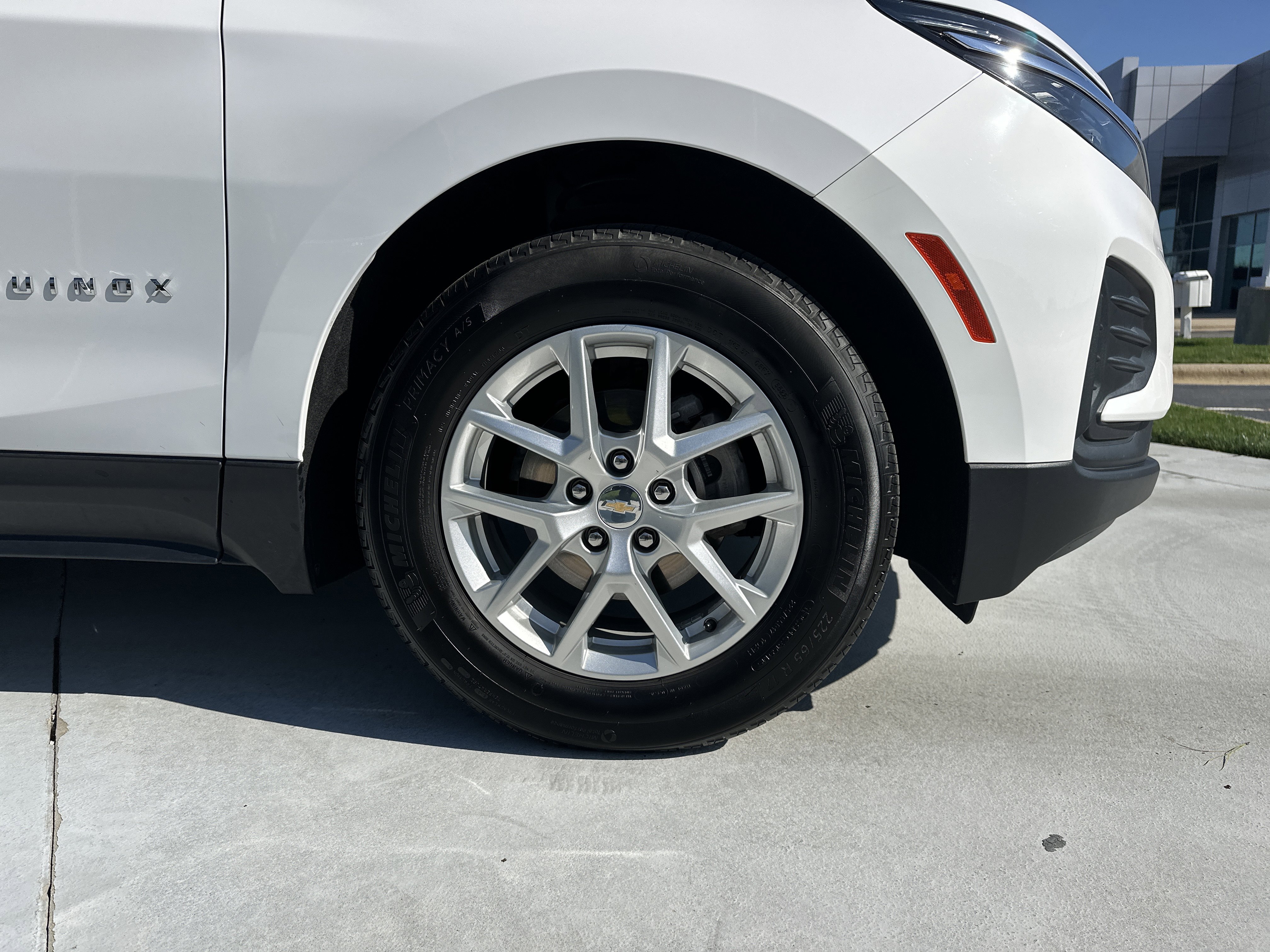 Used 2023 Chevrolet Equinox LS w/ LS Convenience Package image 13