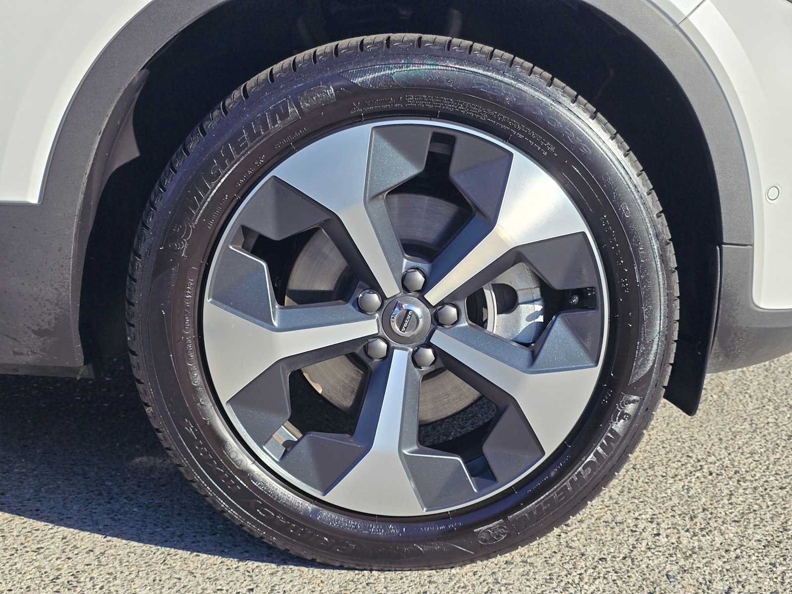 Certified 2026 Volvo XC40 B5 Plus AWD/4WD image 10