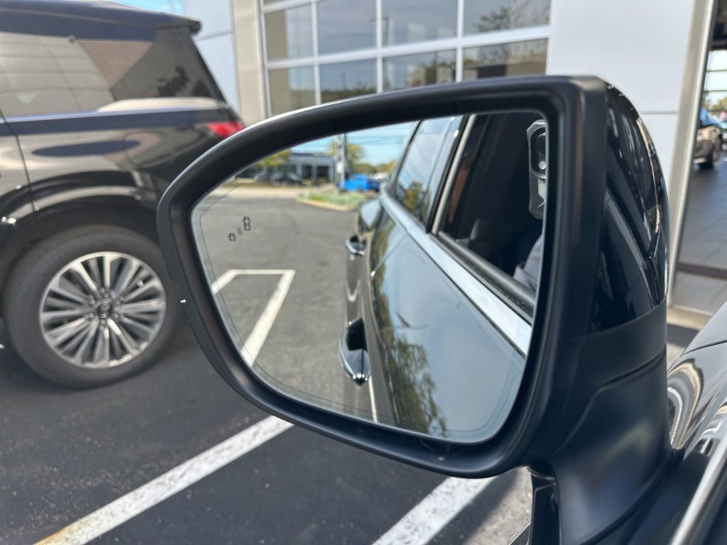 Certified 2025 INFINITI QX60 Luxe w/ Vision Package image 3