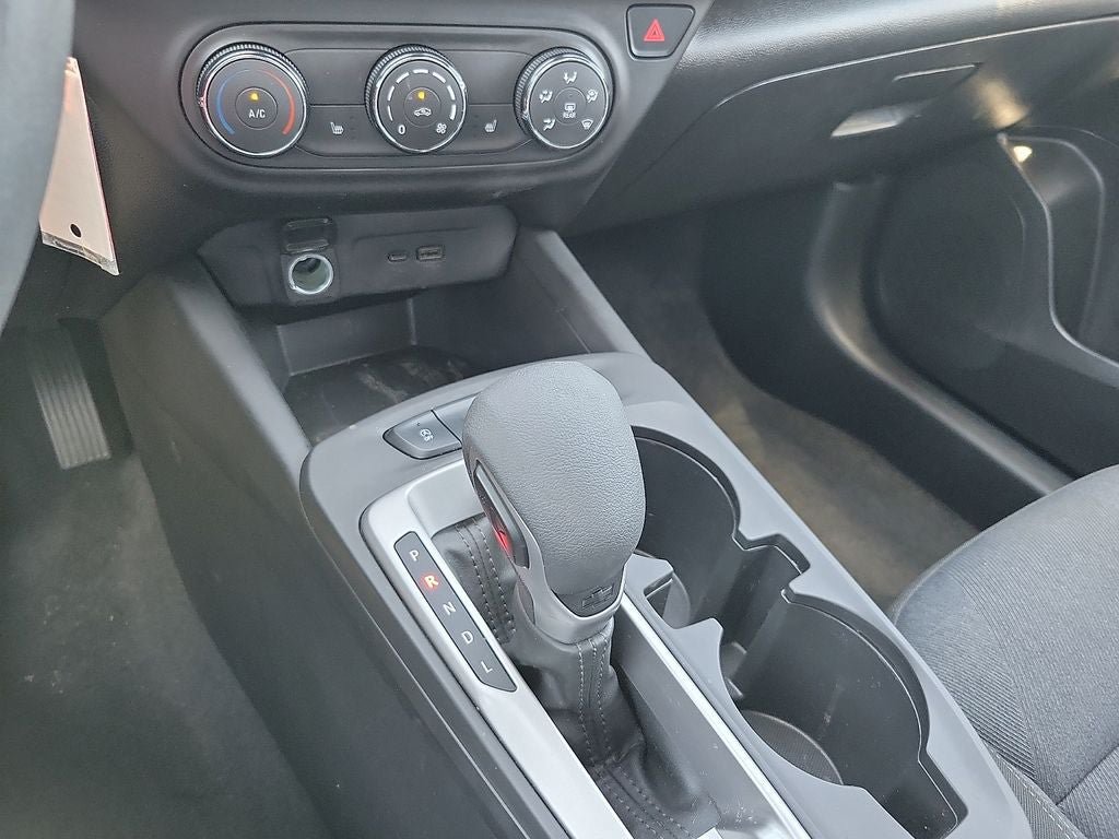 Used 2024 Chevrolet Trax LS w/ LS Convenience Package FWD image 17