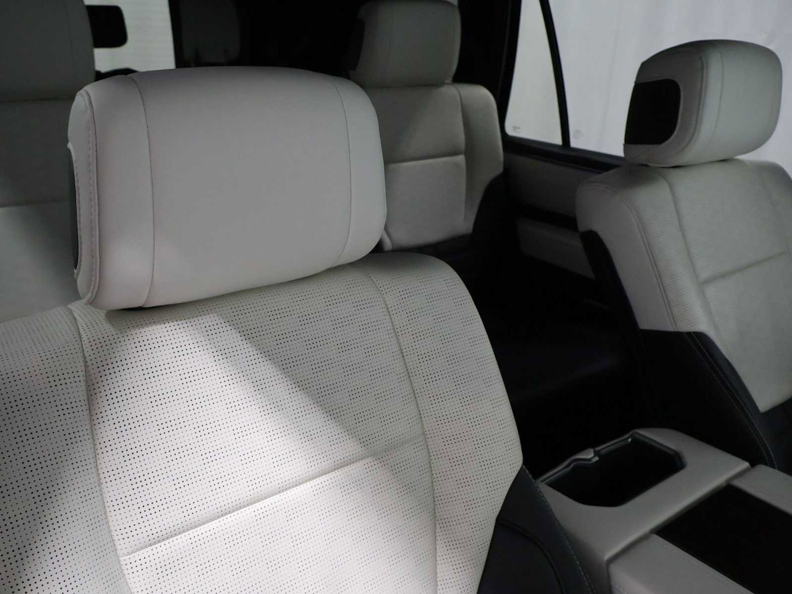 Used 2024 Toyota Sequoia Capstone AWD/4WD image 19