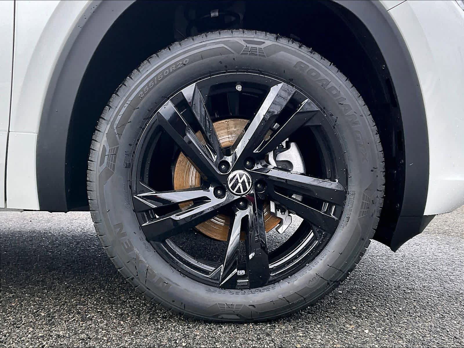 New 2026 Volkswagen Atlas Cross Sport SEL R-Line AWD/4WD image 8