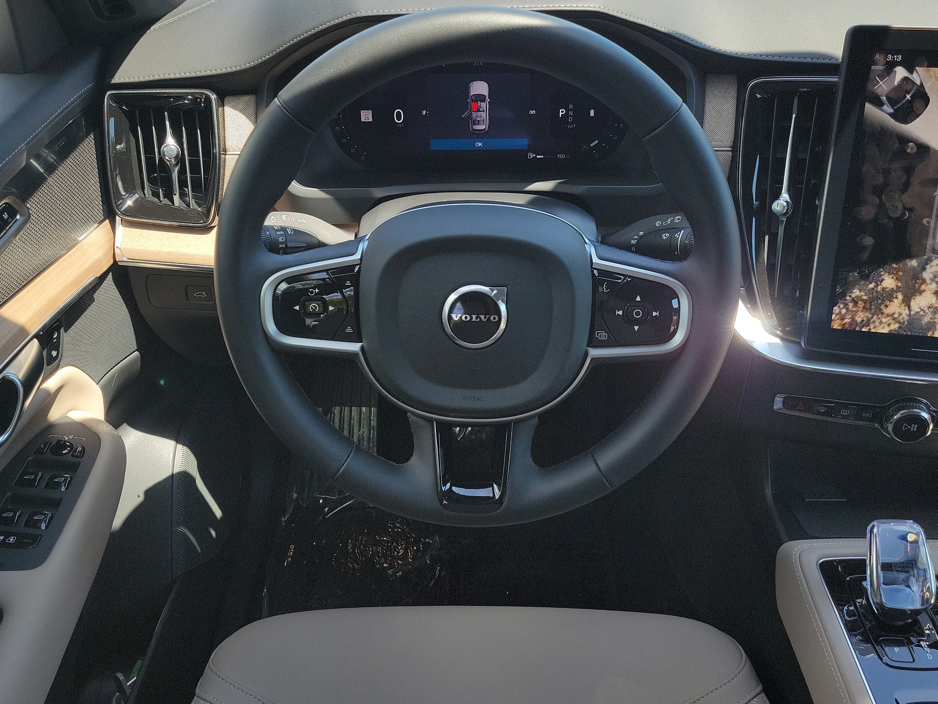Used 2026 Volvo XC90 B5 Plus w/ Protection Package Premier AWD/4WD image 13