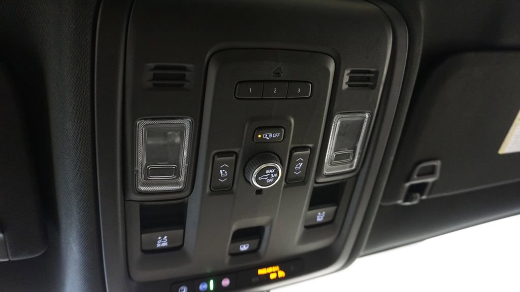 Used 2021 GMC Yukon XL SLT w/ SLT Premium Package image 54