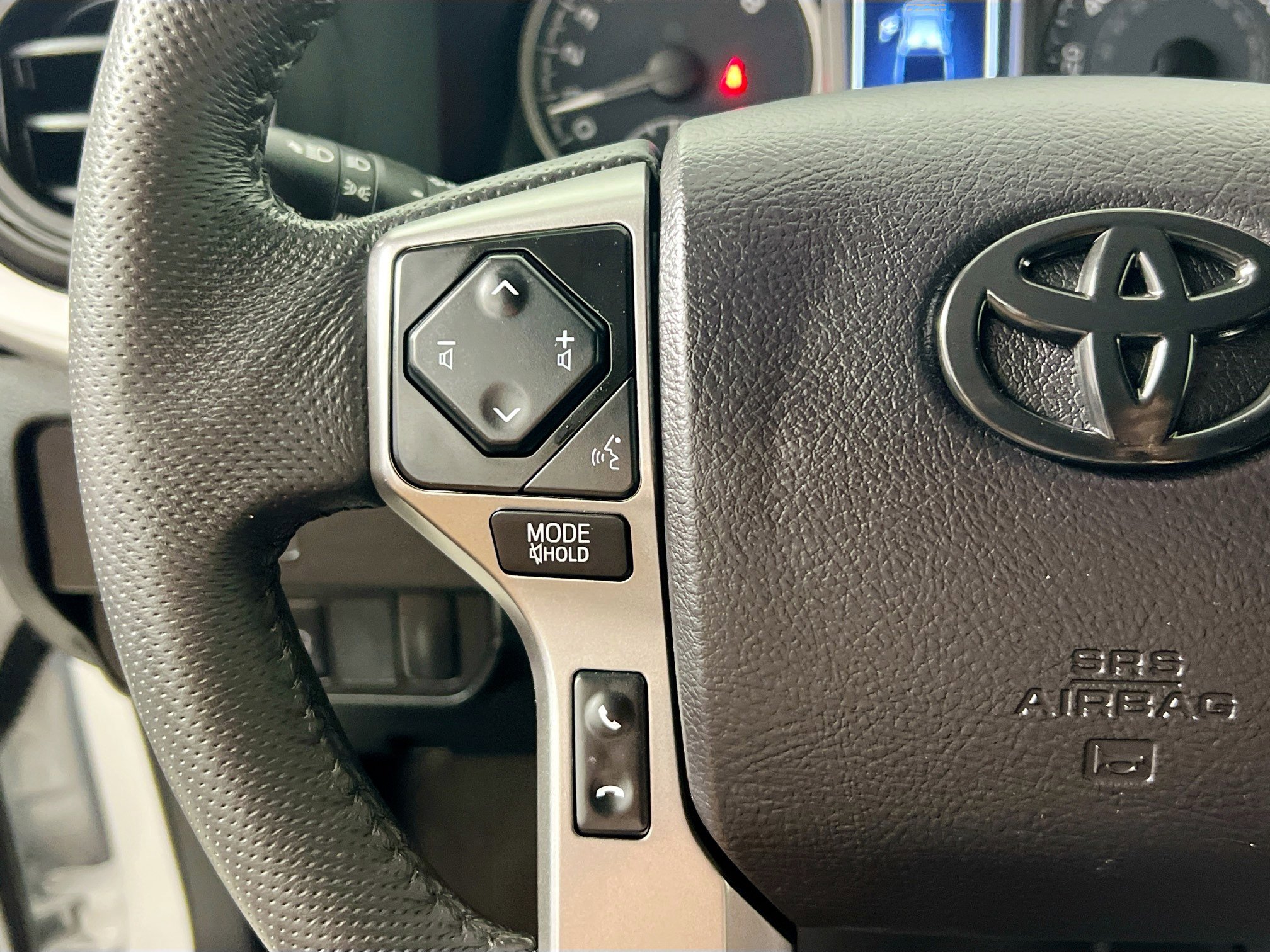 Used 2021 Toyota Tacoma SR5 AWD/4WD image 18