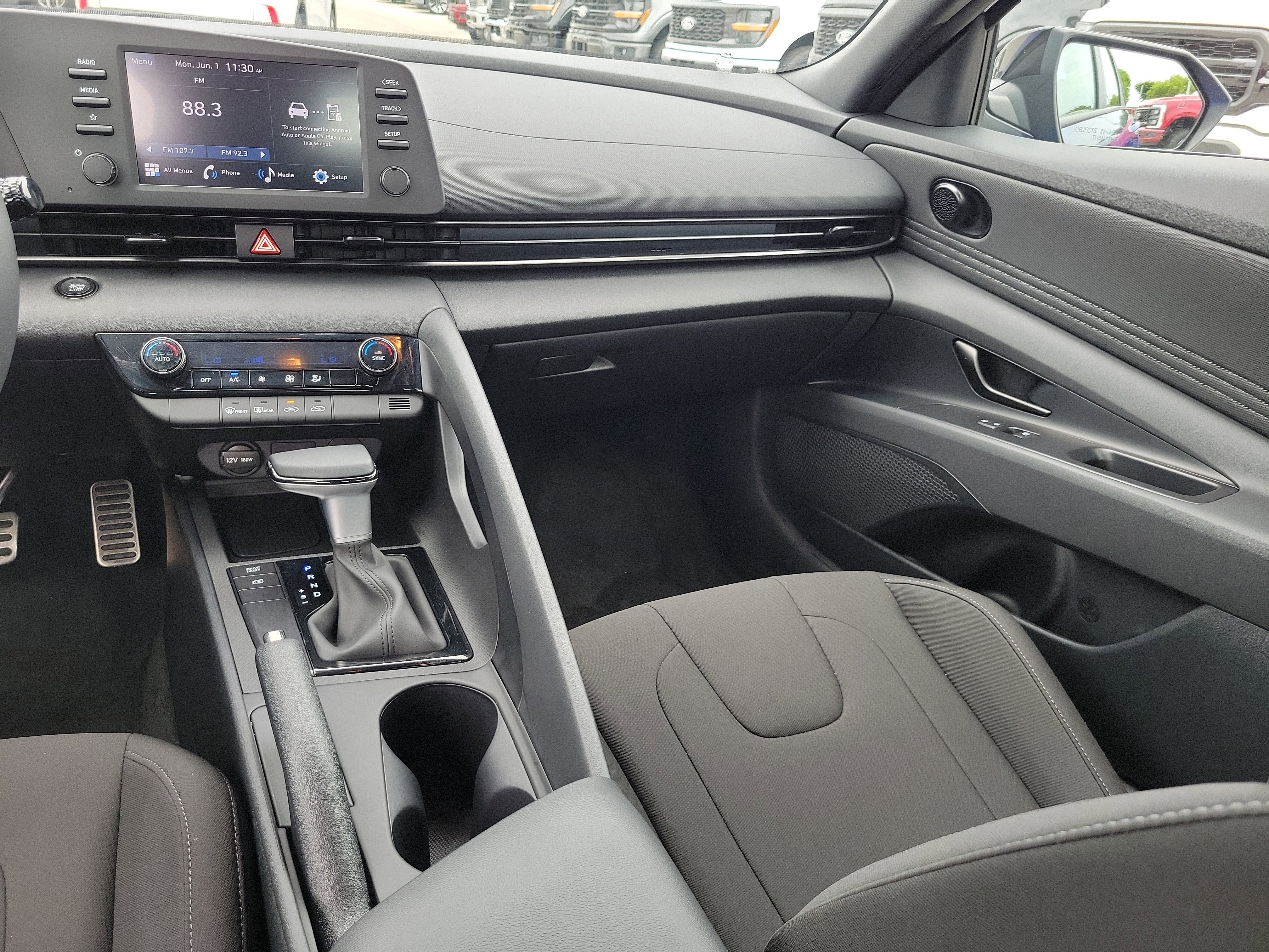 Used 2025 Hyundai Elantra Sport FWD image 15