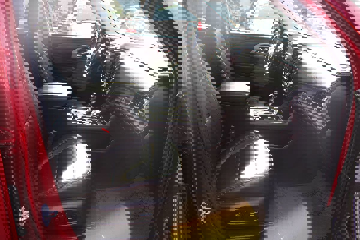 Used 2020 Chevrolet Traverse LT w/ Driver Confidence II Package image 23