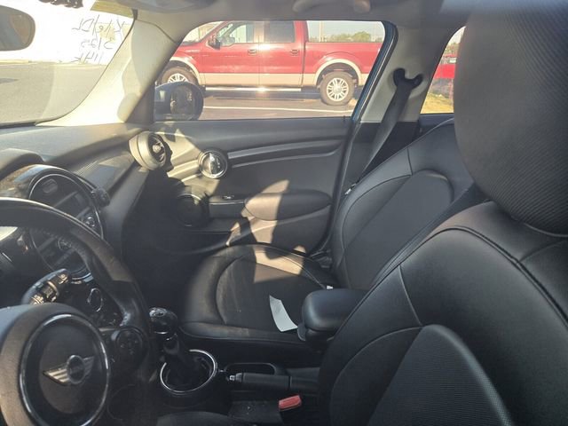 Used 2015 MINI Cooper 4-Door Hardtop video 2