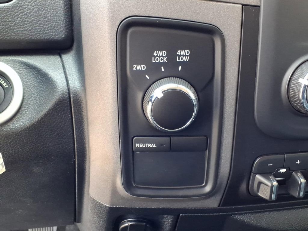 Used 2018 RAM 2500 Tradesman w/ Chrome Appearance Group AWD/4WD image 19