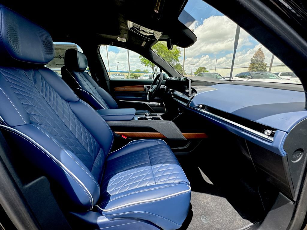 New 2026 Cadillac Vistiq Premium Luxury image 17