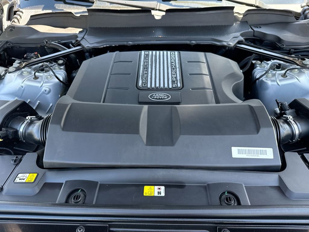 Used 2018 Land Rover Range Rover HSE image 18