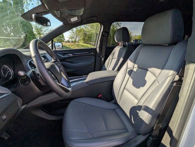 Used 2024 Buick Enclave Essence w/ Sport Touring Edition FWD image 10