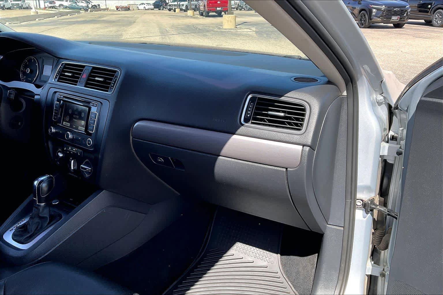 Used 2014 Volkswagen Jetta TDI FWD image 17