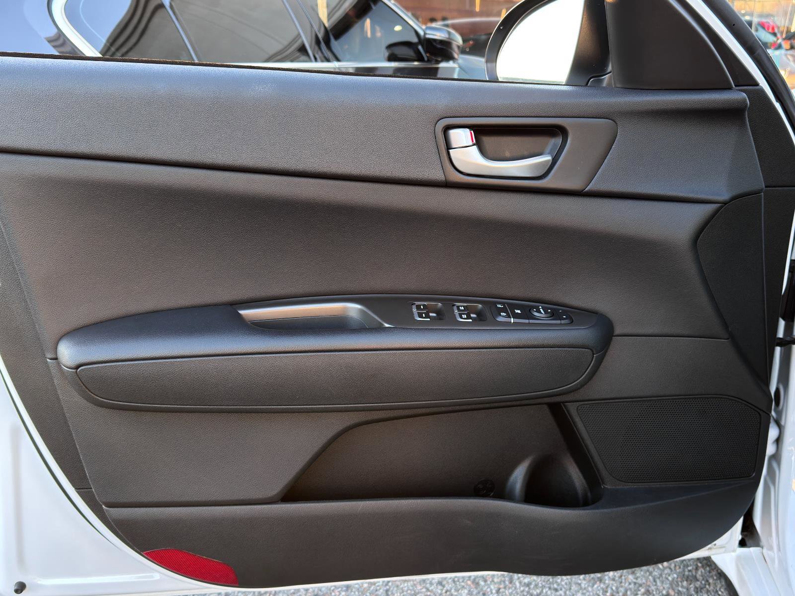 Used 2020 Kia Optima SE image 13