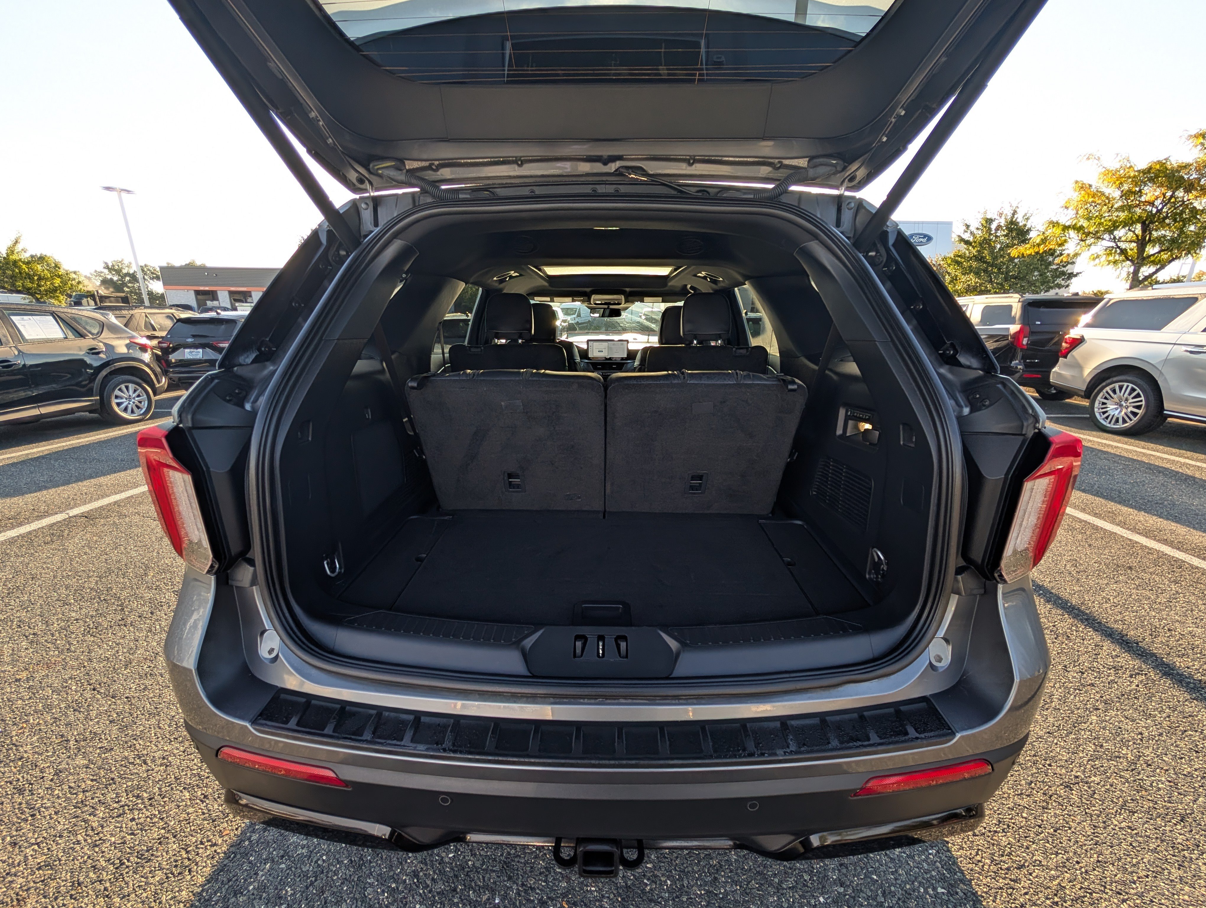 Certified 2025 Ford Explorer ST-Line w/ Premium Package AWD/4WD image 15