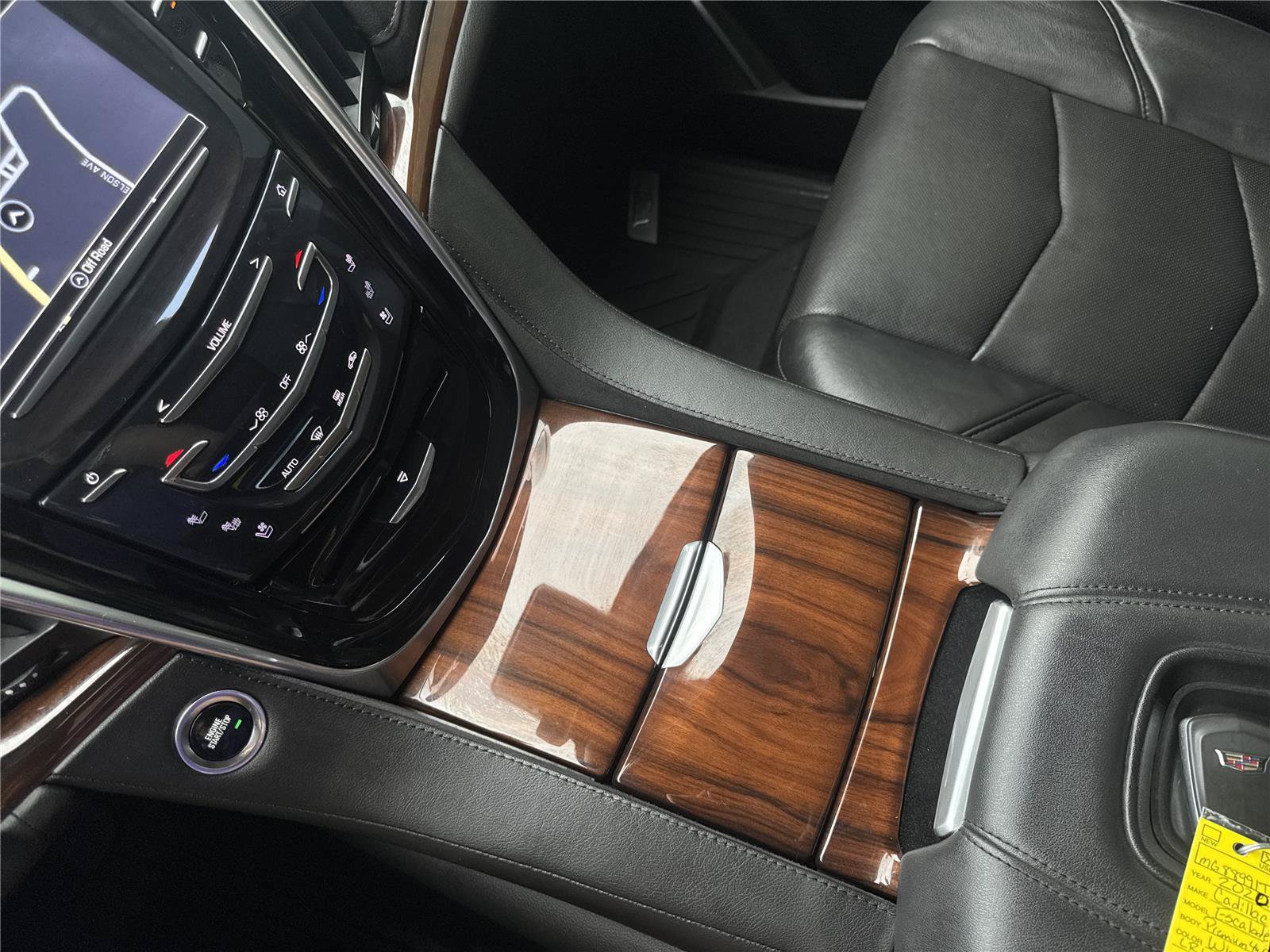 Used 2020 Cadillac Escalade Premium Luxury AWD/4WD image 28
