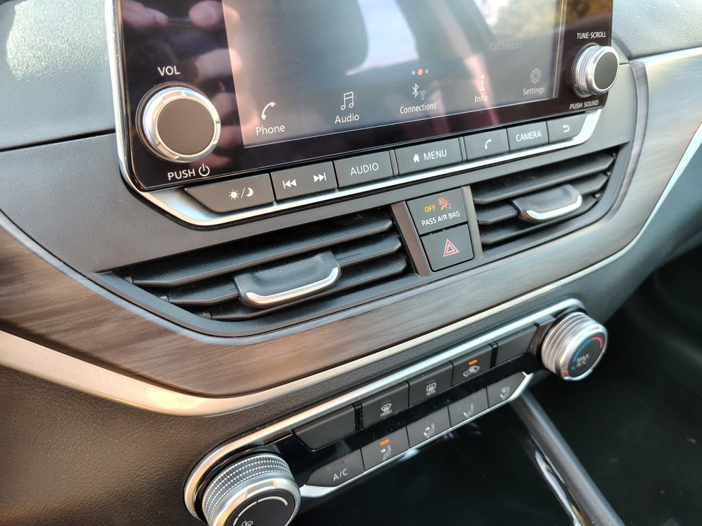 Used 2024 Nissan Altima 2.5 SV FWD image 19