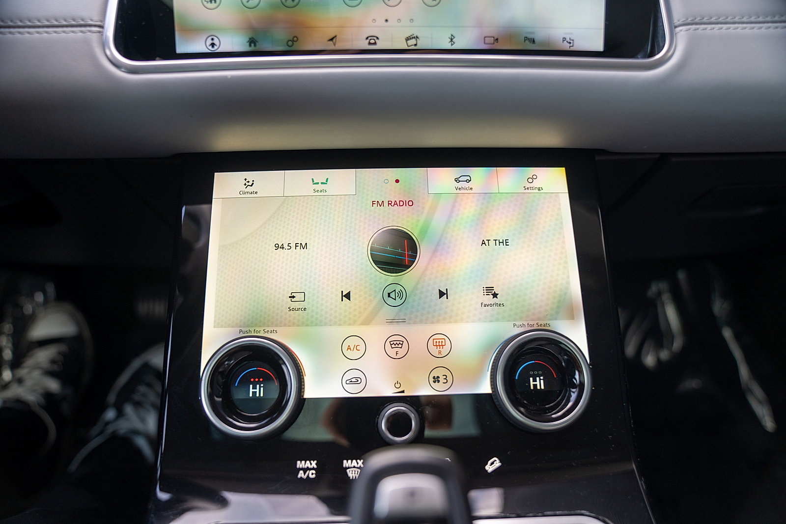 Used 2020 Land Rover Range Rover Evoque SE image 12