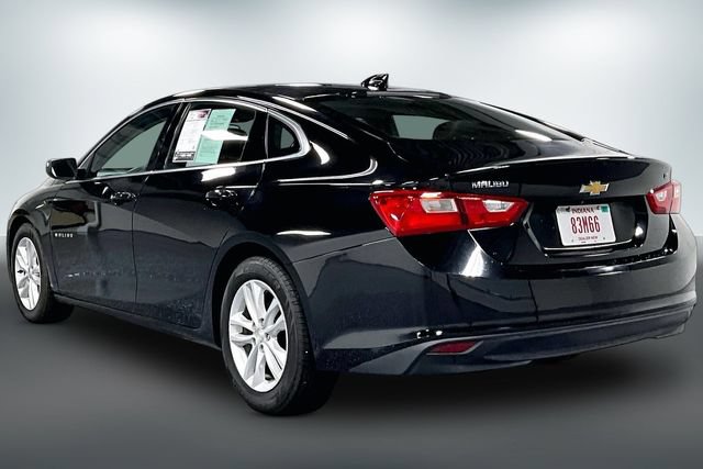 Used 2016 Chevrolet Malibu LT w/ Leather Package FWD image 5