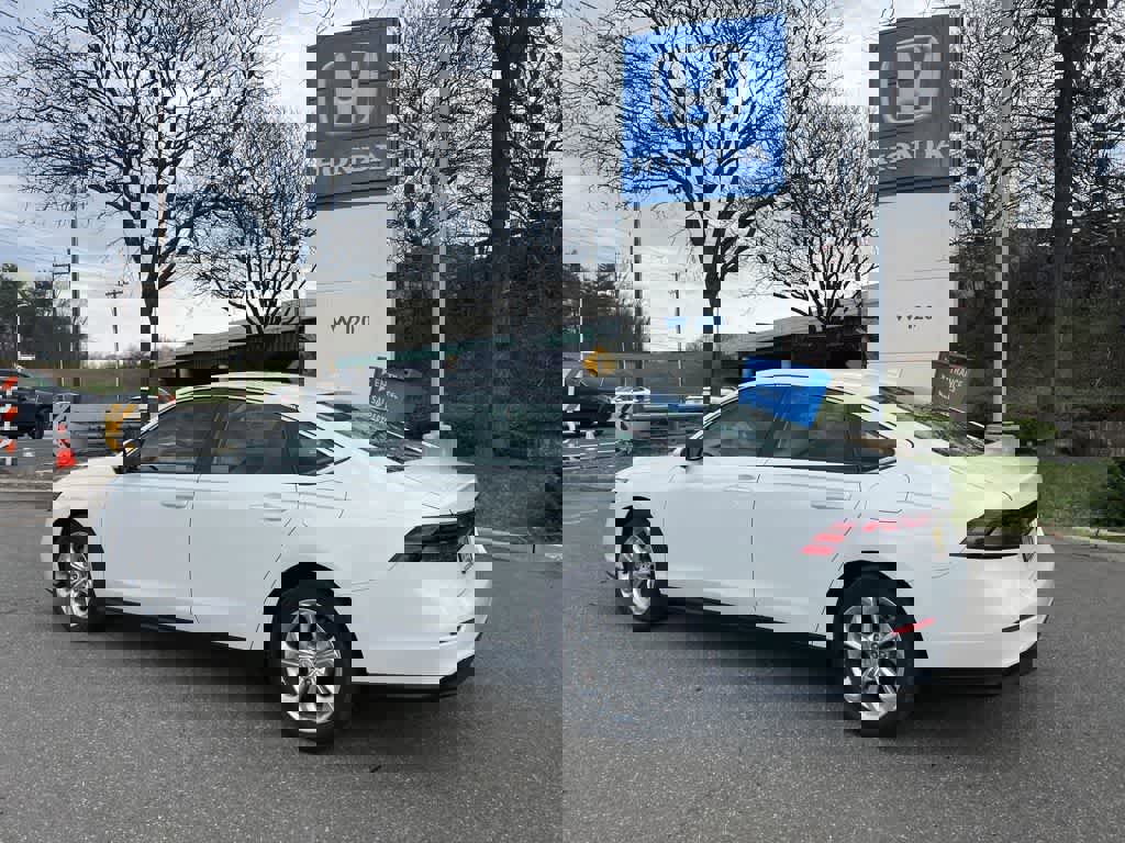 Certified 2024 Honda Accord LX image 28