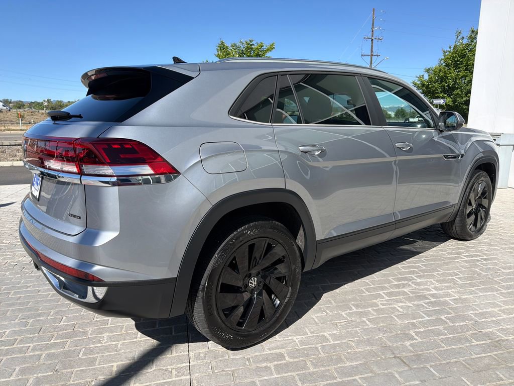 Certified 2024 Volkswagen Atlas Cross Sport SE w/ Panoramic Sunroof Package AWD/4WD image 7