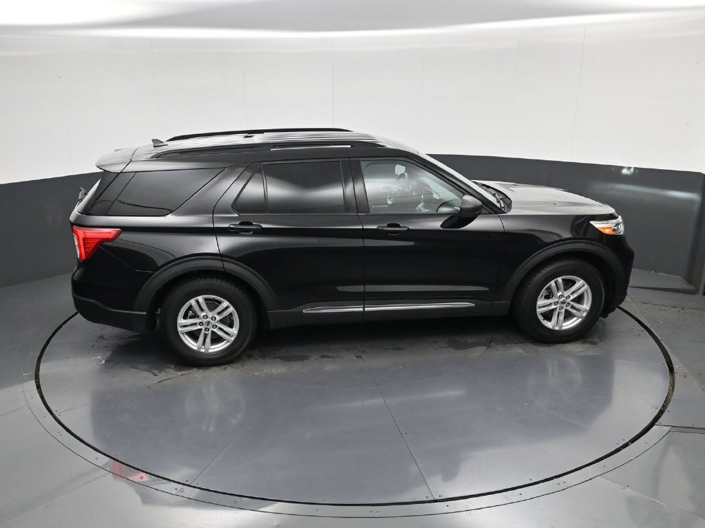 Used 2024 Ford Explorer XLT w/ Equipment Group 202A RWD image 35