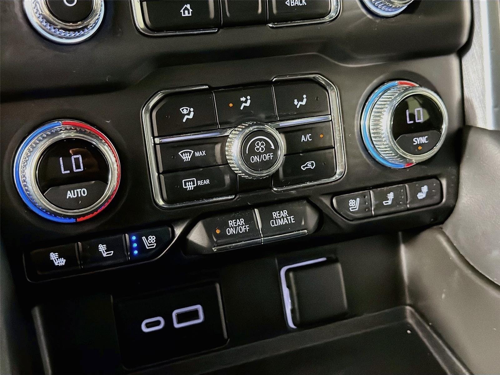 Certified 2022 GMC Yukon SLT w/ SLT Premium Package AWD/4WD image 18