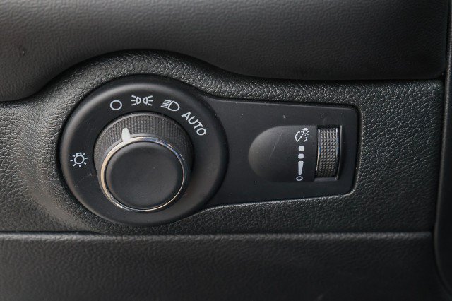 Used 2024 Dodge Durango GT RWD image 25