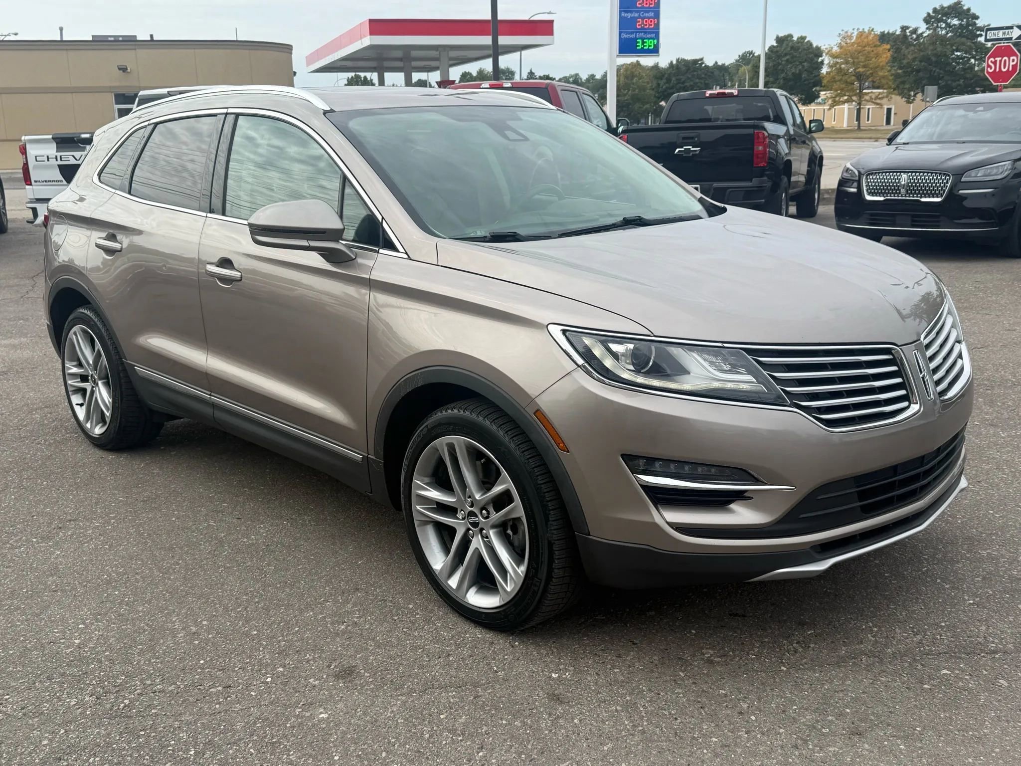 Used 2018 Lincoln MKC Reserve w/ Lincoln MKC Climate Package image 3