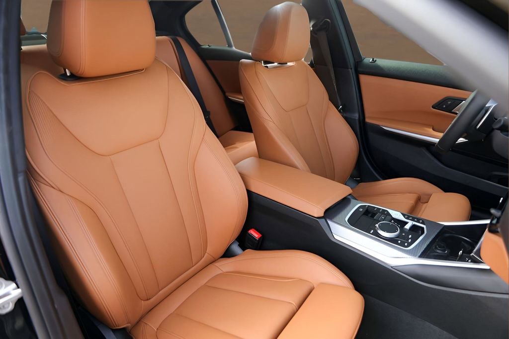 Used 2025 BMW 330i Sedan w/ Premium Package image 30