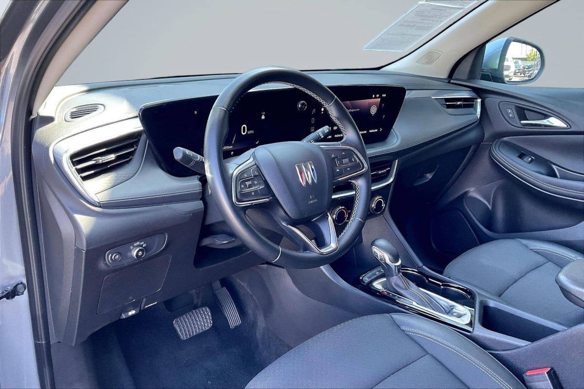 Used 2025 Buick Encore GX Preferred FWD image 14