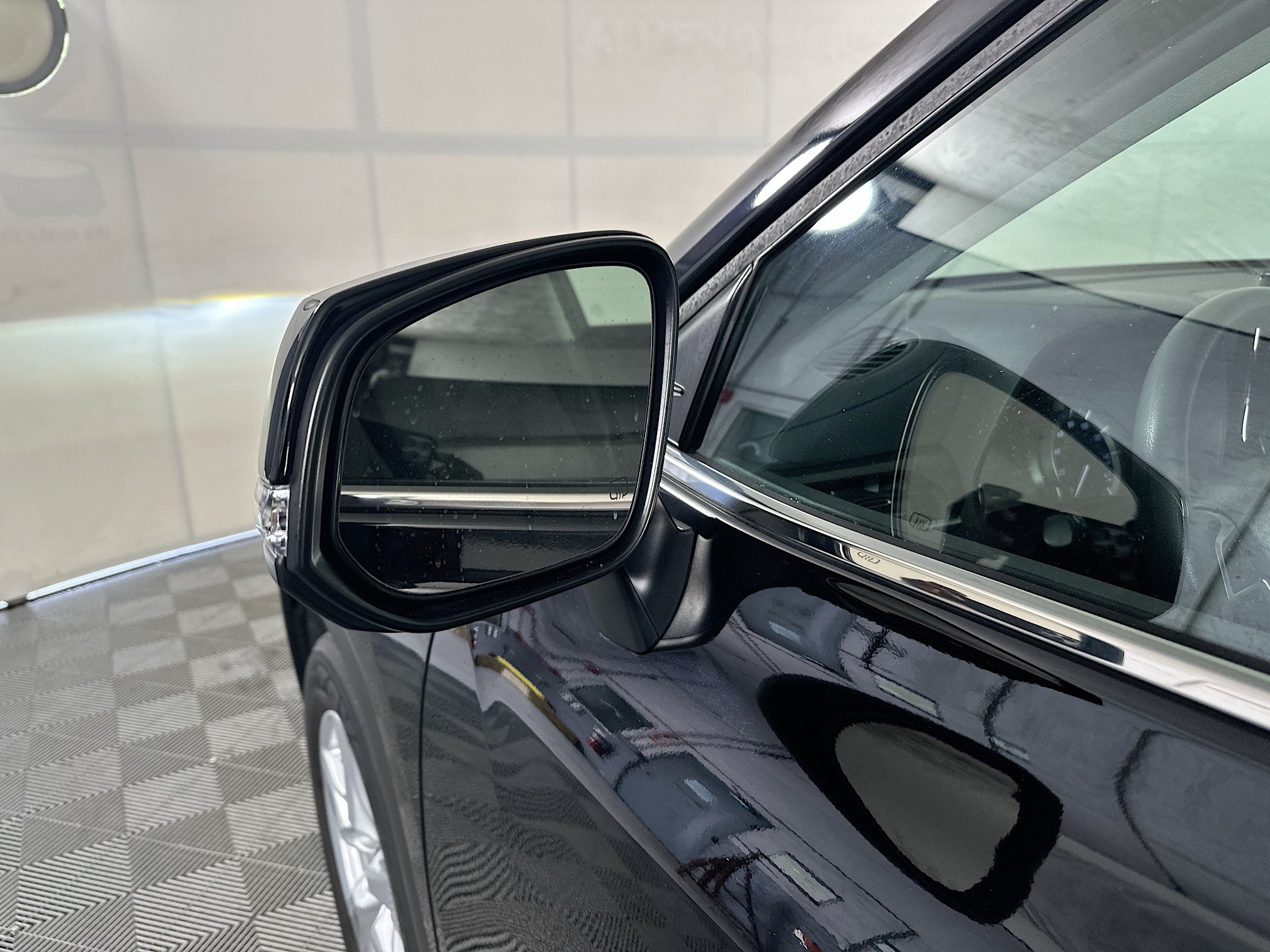 Used 2023 Toyota Highlander L FWD image 10