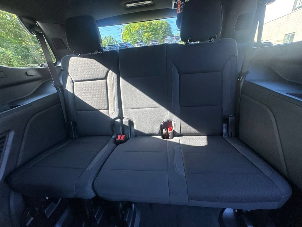 Used 2026 Chevrolet Tahoe LS AWD/4WD image 19