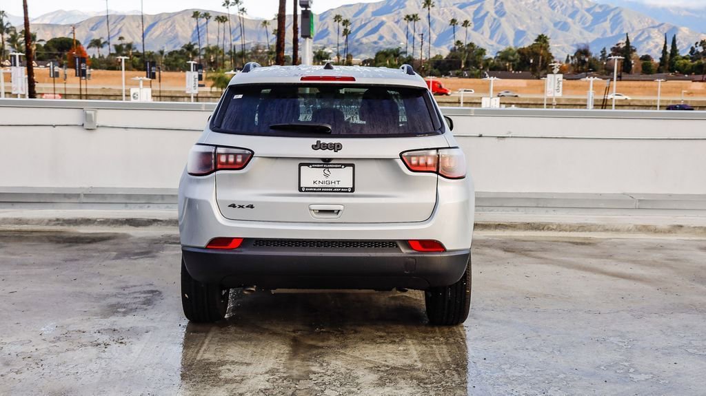 New 2026 Jeep Compass Latitude image 8