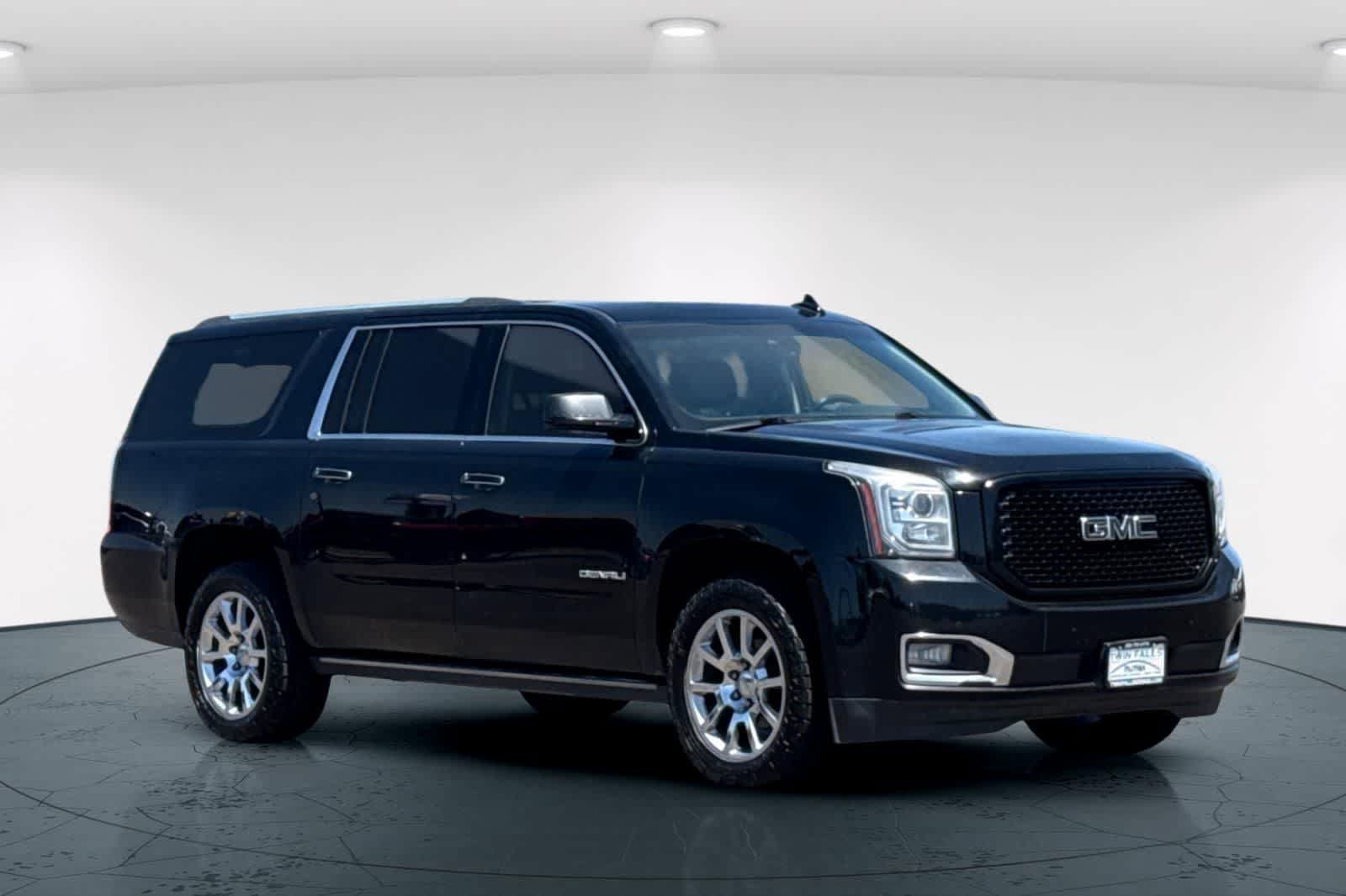 Used 2017 GMC Yukon XL Denali w/ Open Road Package AWD/4WD image 5