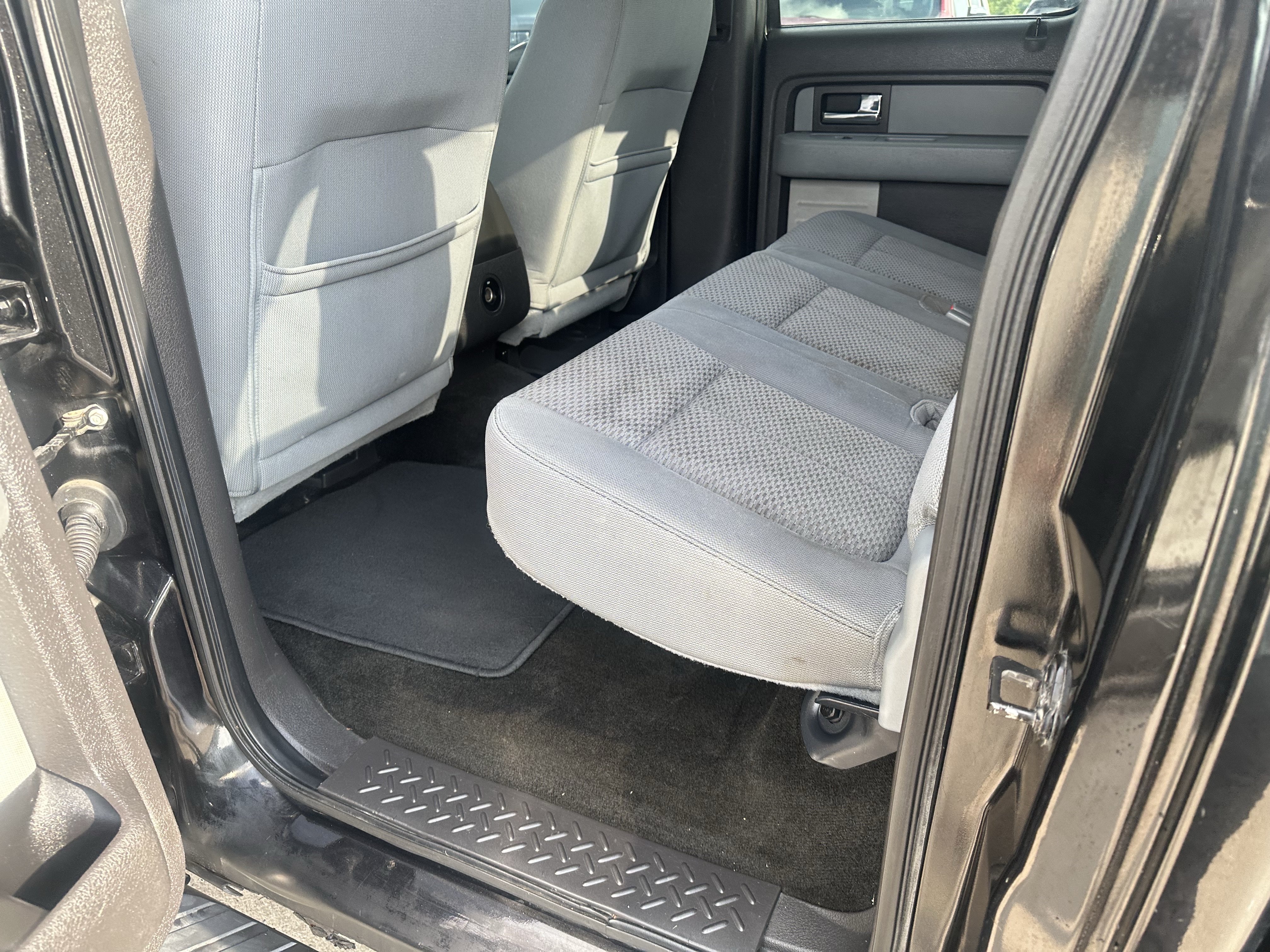 Used 2012 Ford F150 XLT w/ XLT Chrome Pkg AWD/4WD image 10