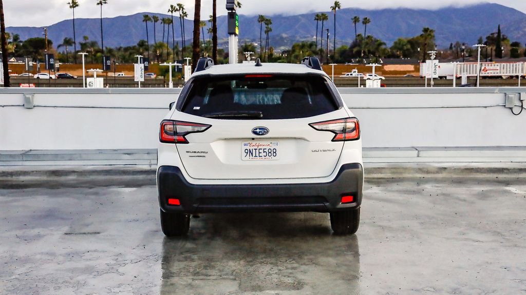 Used 2025 Subaru Outback Premium image 8