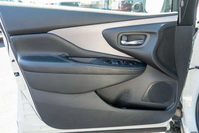 Used 2024 Nissan Murano SV w/ SV Midnight Edition Package AWD/4WD image 16