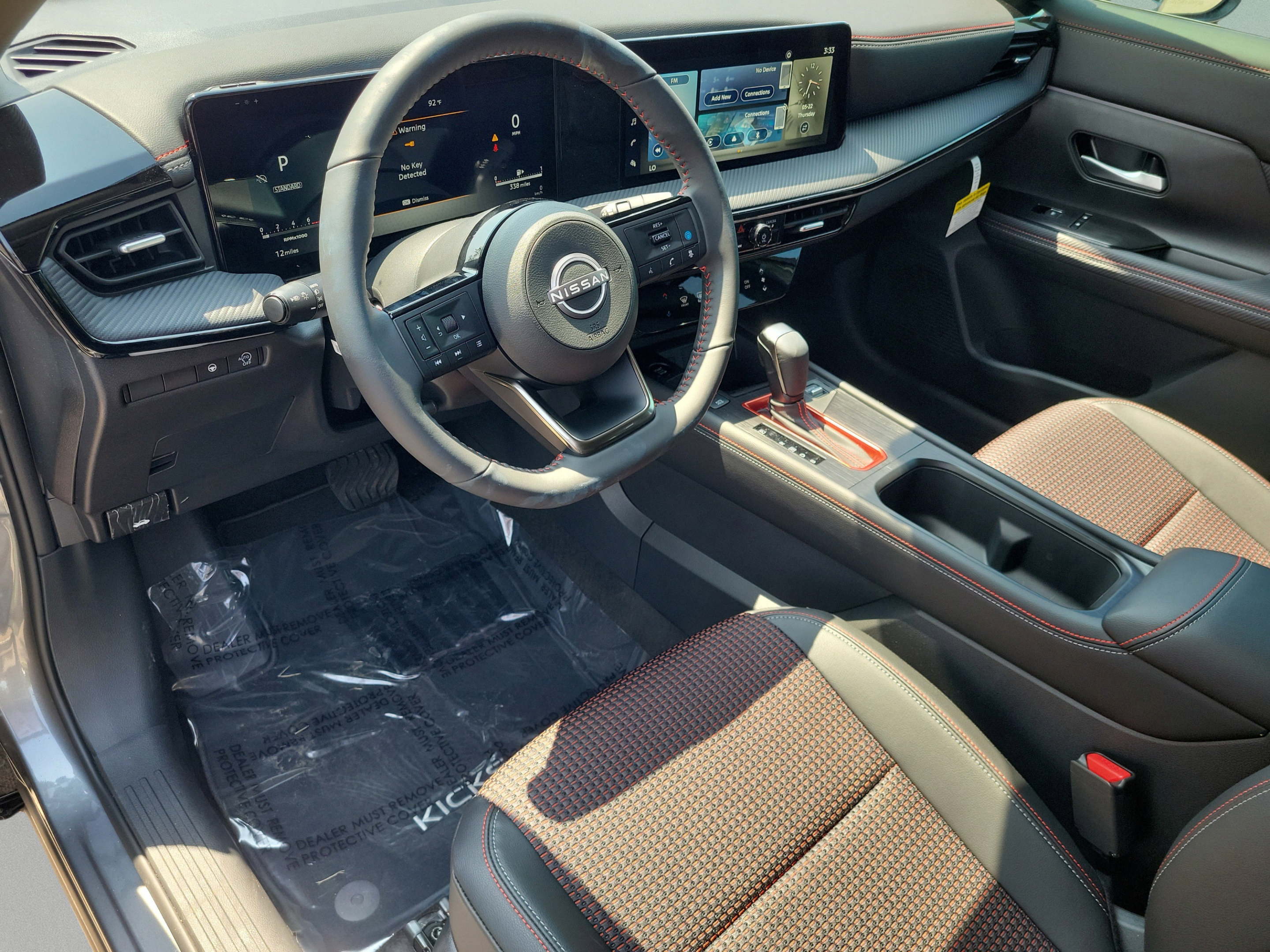 New 2025 Nissan Kicks SR FWD image 18