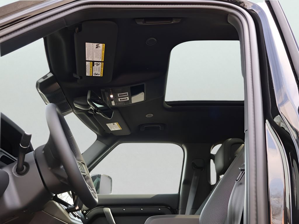 New 2026 Land Rover Defender 110 X-Dynamic SE image 37