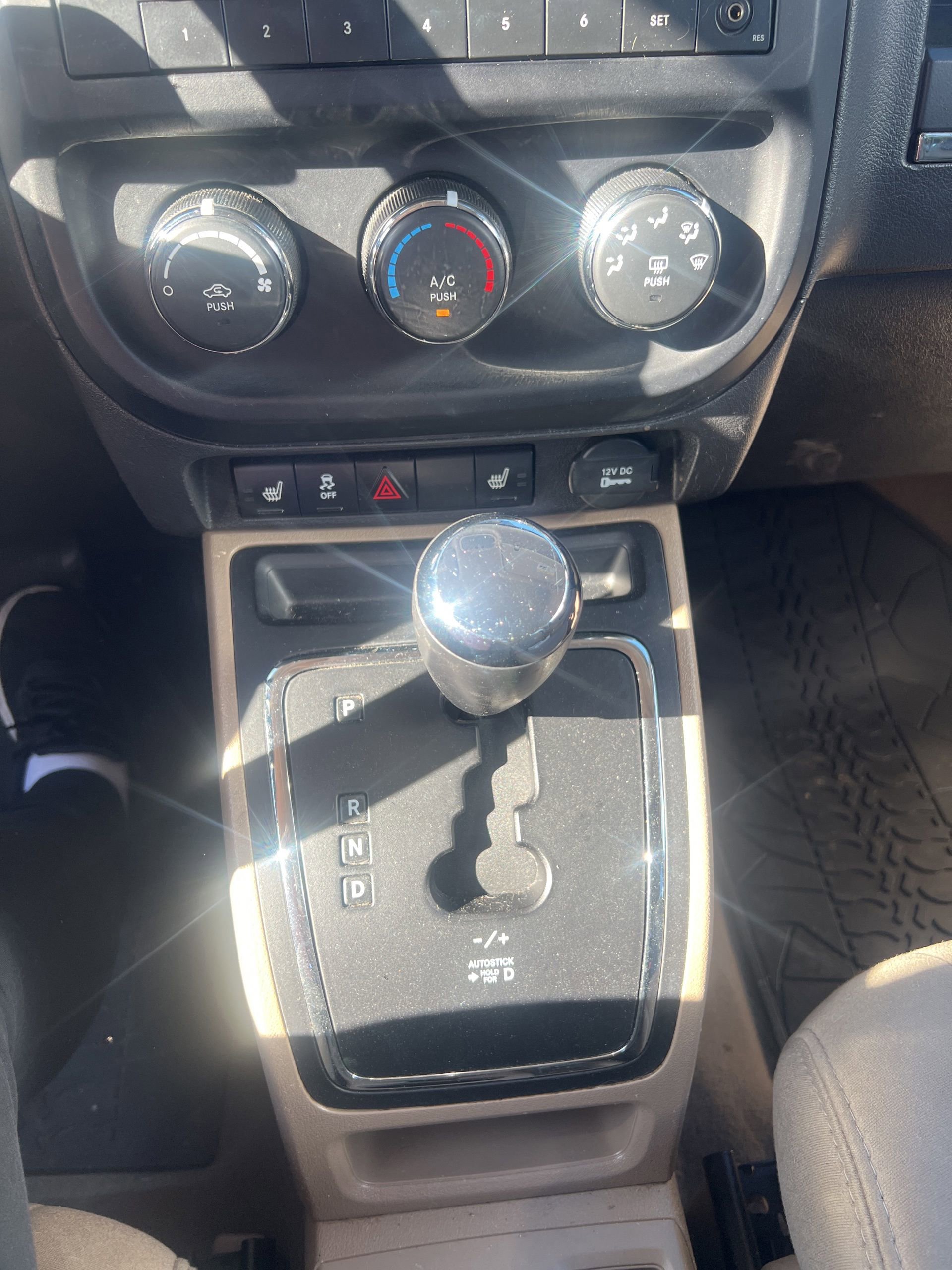 Used 2012 Jeep Patriot Latitude FWD image 14