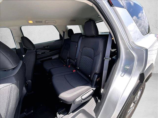 Used 2024 Nissan Pathfinder SV FWD image 28