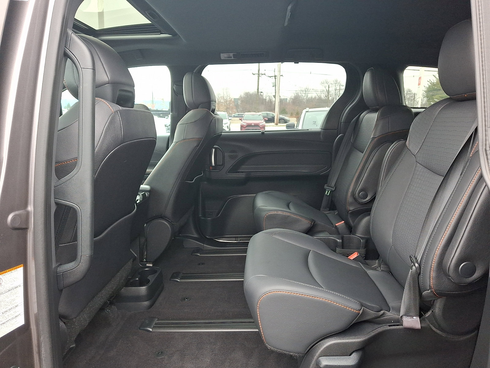 Used 2021 Toyota Sienna XSE w/ XSE Plus Package image 10