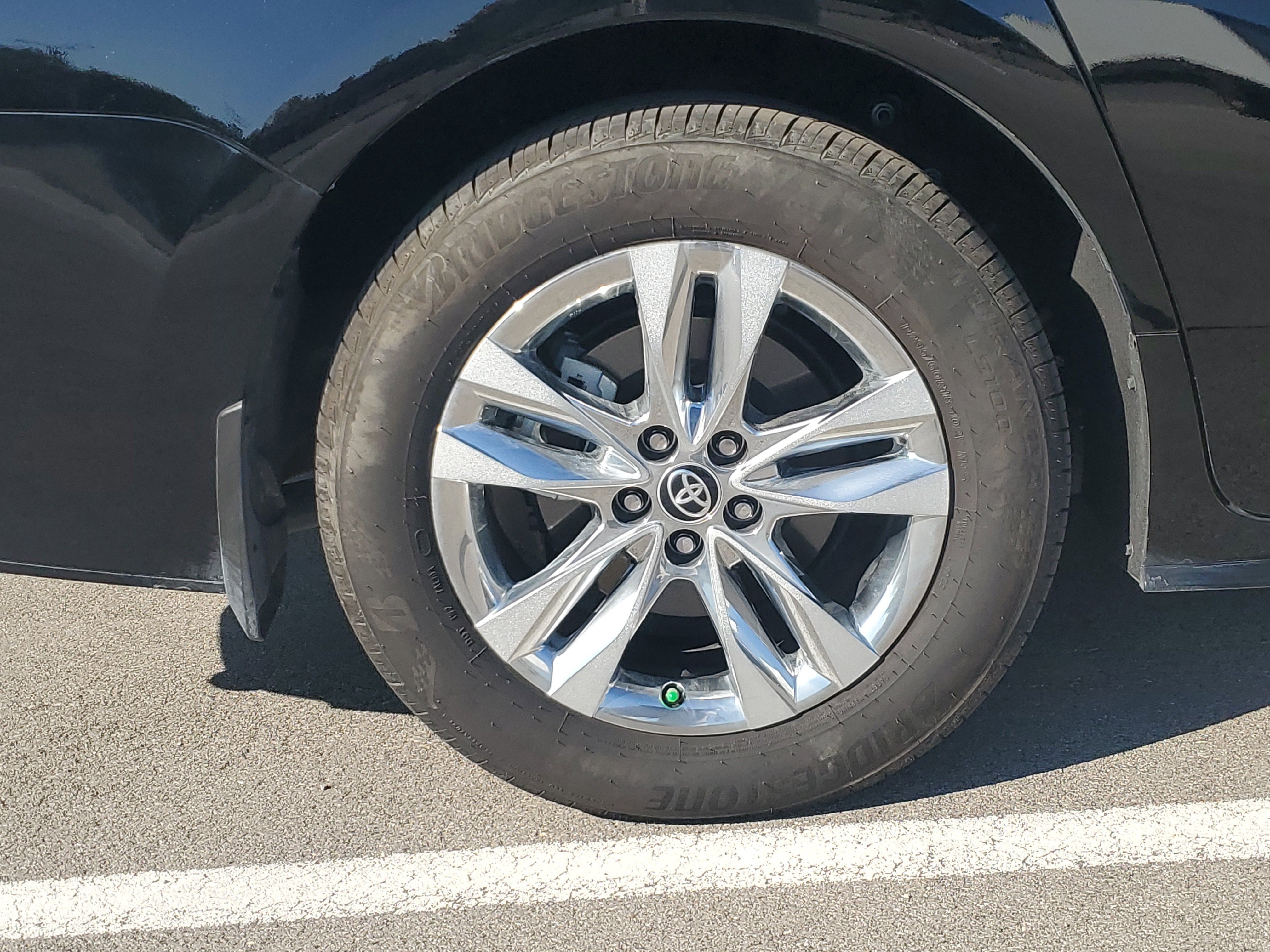 Used 2025 Toyota Sienna Limited image 7