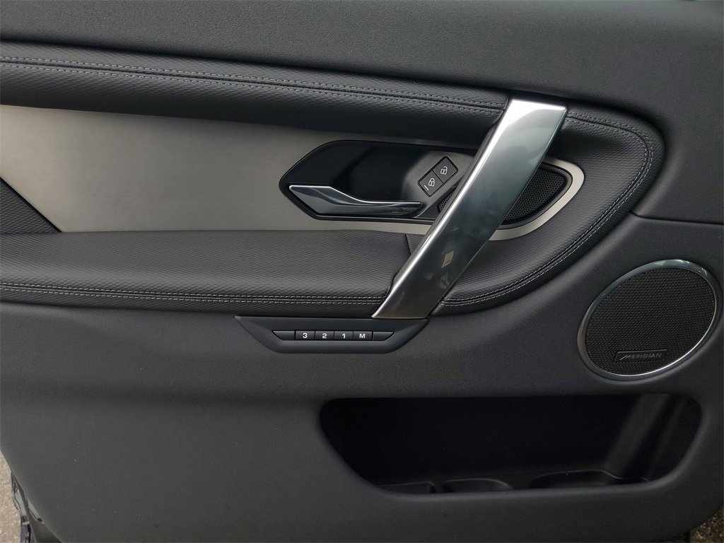 New 2026 Land Rover Discovery Sport Landmark image 10