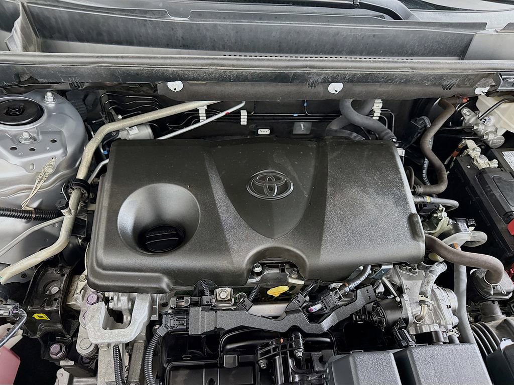 Used 2022 Toyota RAV4 LE FWD image 28