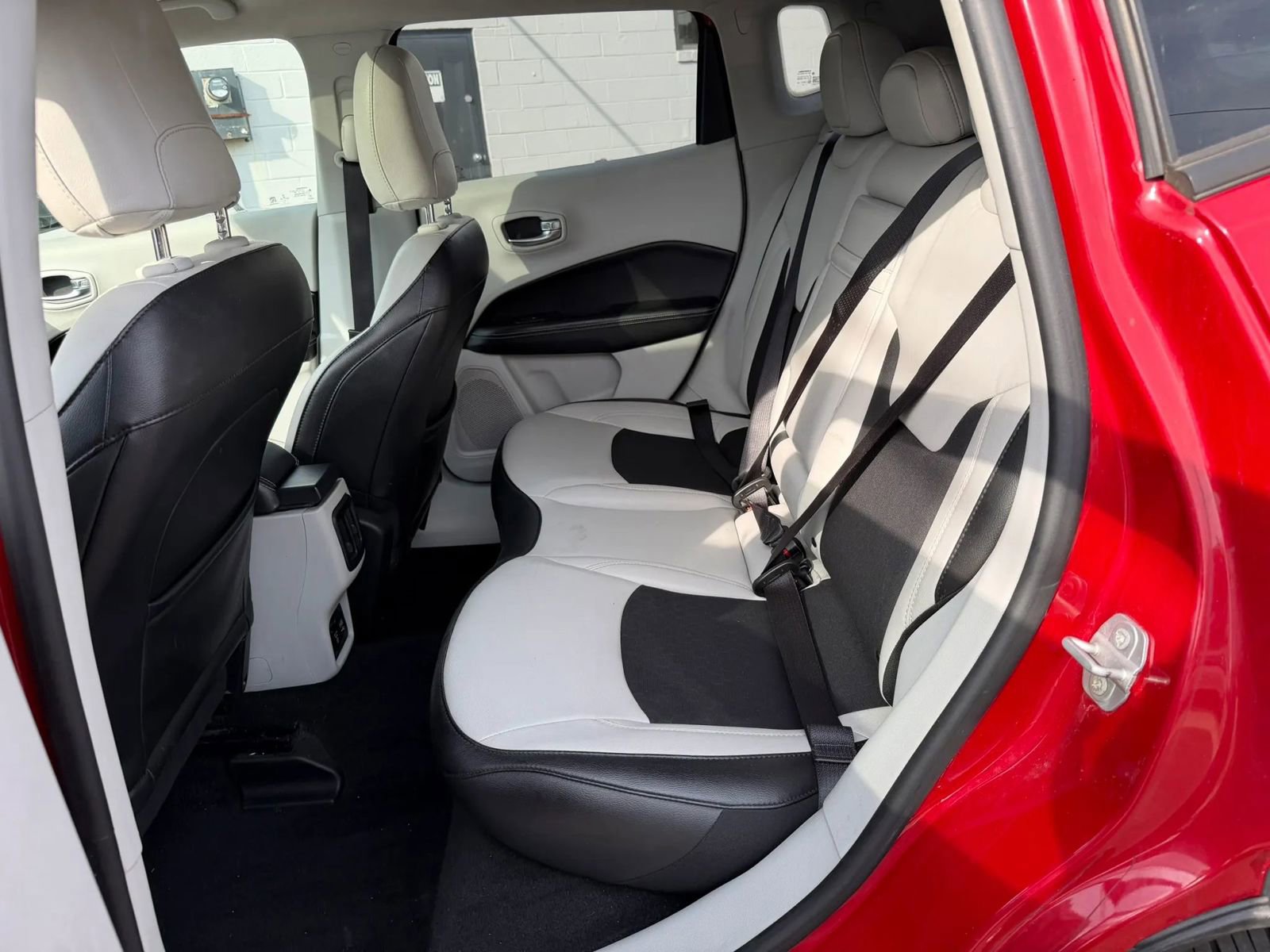 Used 2019 Jeep Compass Latitude w/ Popular Equipment Group image 8
