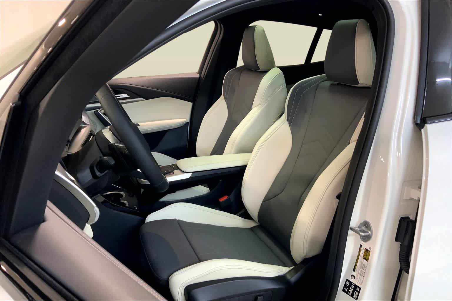New 2026 BMW X2 xDrive28i w/ Technology Package AWD/4WD image 9